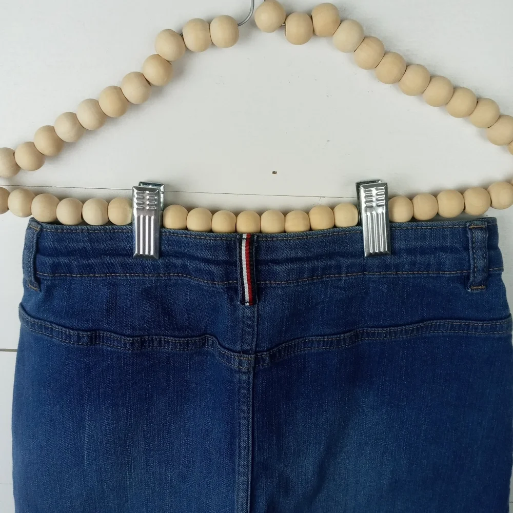 Tommy Hilfiger girls size 14 snap front straight denim jean skirt normal wash